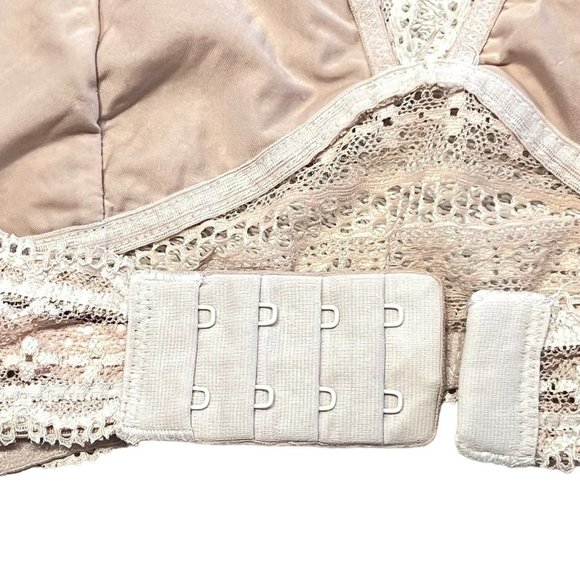 VICTORIA’S SECRET BLUSH PINK LACE BRALETTE SIZE LARGE - Picture 9 of 10